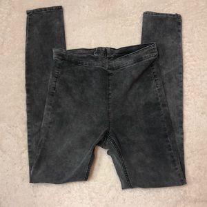 Diveded H&M pants